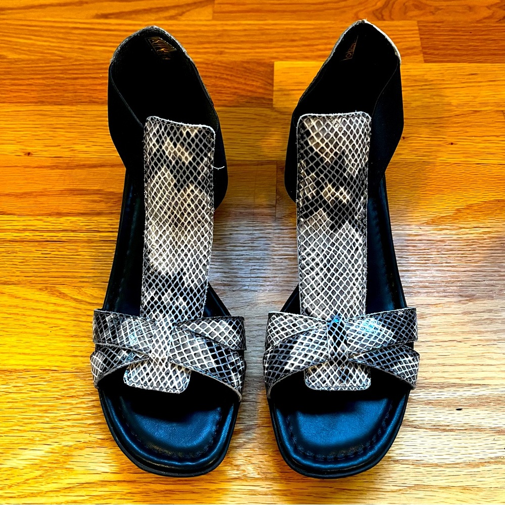LAST CHANCE: The FLEXX Brand Snake Black & White Pattern Sandals